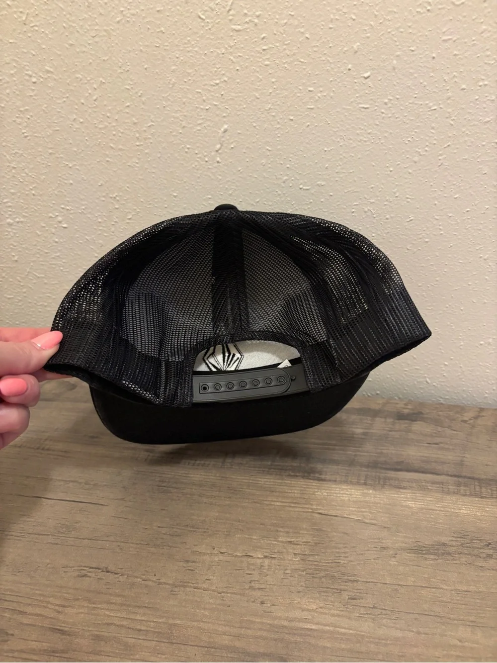 Volcom Grey & Black Mesh Back Snapback Hat